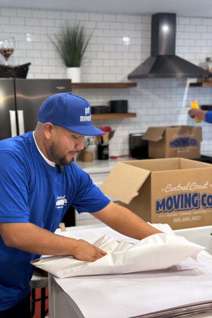 mover unpacking boxes